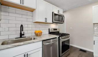 1176 Duxberry Ave, Columbus, OH 43211