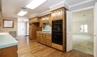 521 W CROSS St, Benton, AR 72015