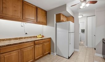 1615 E Central Rd 113B, Arlington Heights, IL 60005
