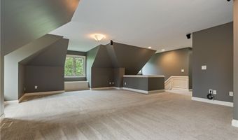 438 Club Dr, Aurora, OH 44202