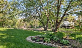 1045 Helen Dr, Algonquin, IL 60102