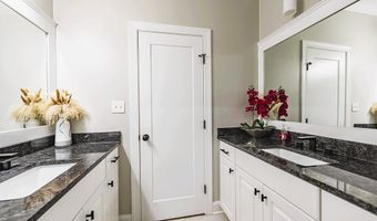 122 Hollister Dr, Albany, GA 31721