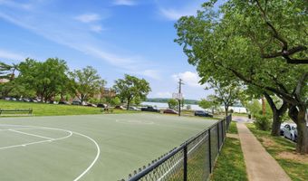 601 WILKES St 301, Alexandria, VA 22314