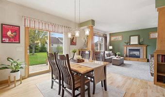 3208 S SOLITUDE Ln, Appleton, WI 54915