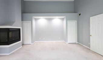 445 Captain Eames Cir 445, Ashland, MA 01721