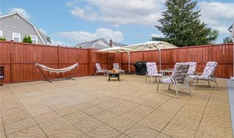 190 Auburn St, Cranston, RI 02910