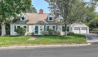 10 Roosevelt Ave, Lincoln, RI 02865