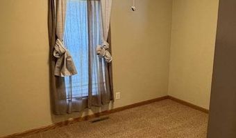 9 Valley Rd, Douglas, WY 82633