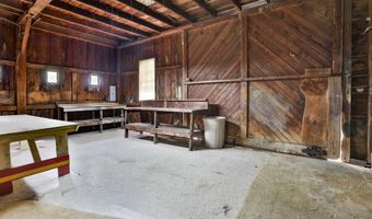 42 Main St, Brookline, NH 03033