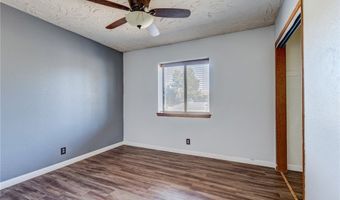 14076 Wawona Rd, Apple Valley, CA 92307