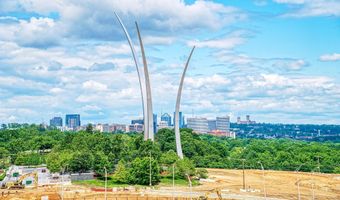 1101 S ARLINGTON RIDGE Rd 216, Arlington, VA 22202
