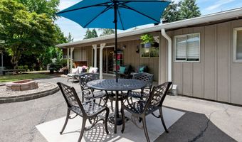 10210 SW CRESTWOOD Ct, Beaverton, OR 97008
