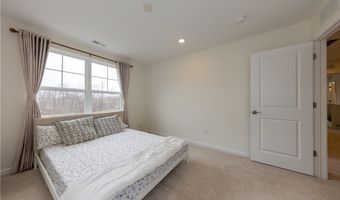 766 River Run Rd, Aurora, OH 44202