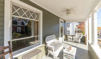 17 Carpenter St, Amesbury, MA 01913