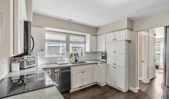 5990 SW MENLO Dr, Beaverton, OR 97005