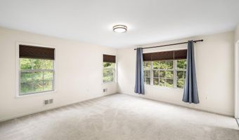 2 BOICE Ln, Belle Mead, NJ 08502