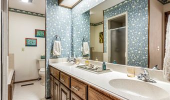 1402 NW K St, Bentonville, AR 72712