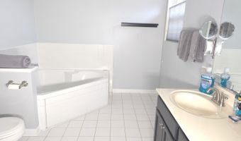 39811 N Long Dr 2, Antioch, IL 60002