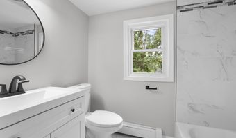 17 Brookdale Ave, Bloomfield, CT 06002