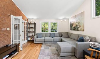 5801 DEVONSHIRE Dr, Bethesda, MD 20816