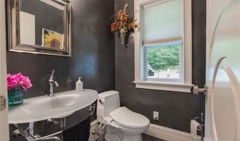 789 Natick Ave, Cranston, RI 02921