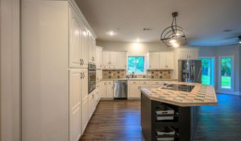100 Plantation Ln, Batesville, AR 72501