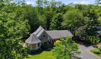 32 Briarwood Rd, Lincoln, RI 02865