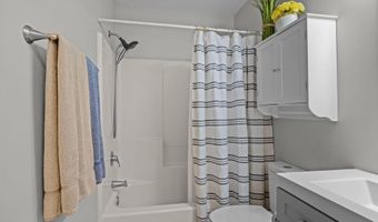 201 W Glenn St, Atlantic Beach, NC 28512