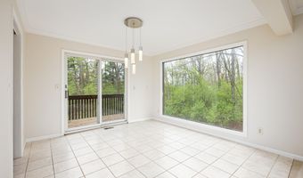 3949 Waldenwood Dr, Ann Arbor, MI 48105