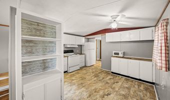 963 Livingston Boat Dock Rd, Allons, TN 38541