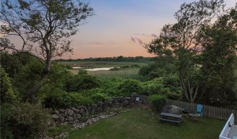 110 HOUSTON Ave, Narragansett, RI 02882