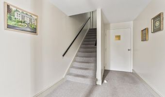 24 Parkwood Dr, Augusta, ME 04330