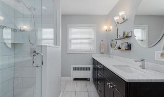 120 Bretton Woods Dr, Cranston, RI 02920