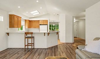 426 Parkside Dr, Ashland, OR 97520