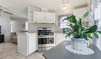 27 Woodward Rd, Lincoln, RI 02865