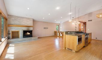 2006 11th Ave NE, Austin, MN 55912