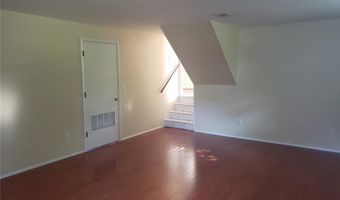 329 Nantucket Dr, Ballwin, MO 63011