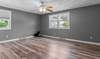 25 High St, Warwick, RI 02886