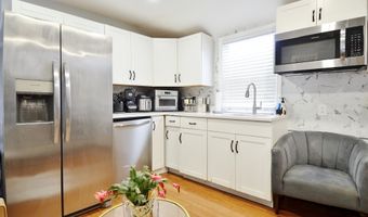 190 W 24TH St, Bayonne, NJ 07002