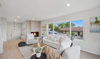 810 Omar Dr, Escondido, CA 92025