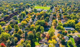 2200 S GREENVIEW St, Appleton, WI 54915