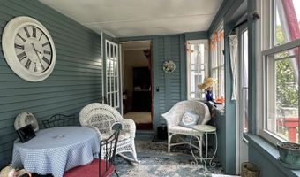 25 Grove St, Brandon, VT 05733