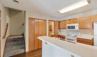 6434 158th St W 384, Apple Valley, MN 55124