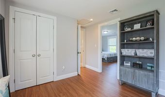 48 Garfield Ave, Bristol, RI 02809