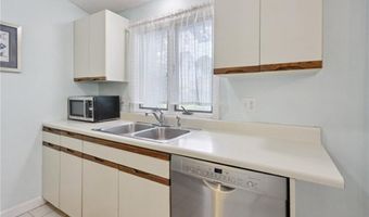 35 Old Town Trl, Narragansett, RI 02882