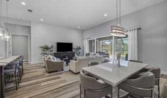 5254 WOLF CREEK Dr, Apollo Beach, FL 33572