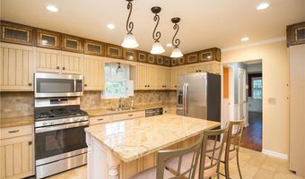 185 N Bissell Rd, Aurora, OH 44202