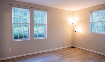 1721 N QUEENS Ln #1-104, Arlington, VA 22201