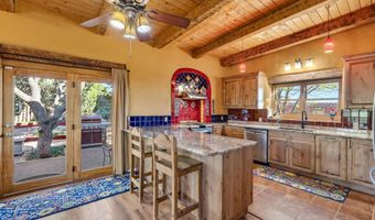 174 Hondo Seco Rd, Arroyo Hondo, NM 87513