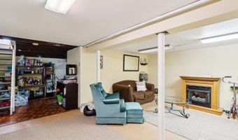 15 5th Ave, Avenel, NJ 07001